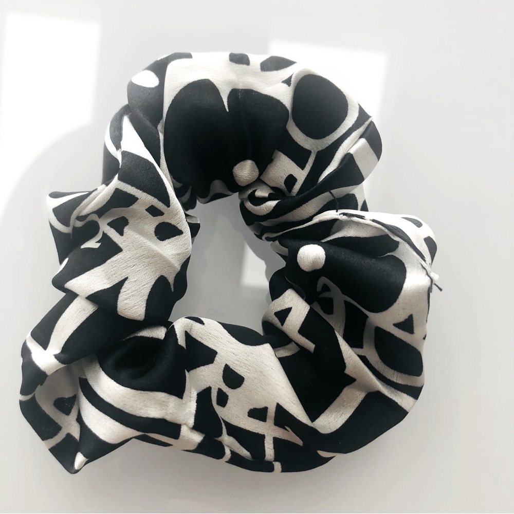 🎀Free Gift🎀NEW Silk Hair Scrunchie